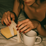 20250826_1328_Intimate-Arrangement_simple_compose_01k3kpr7bkem8aeysrby4scbct-720×480